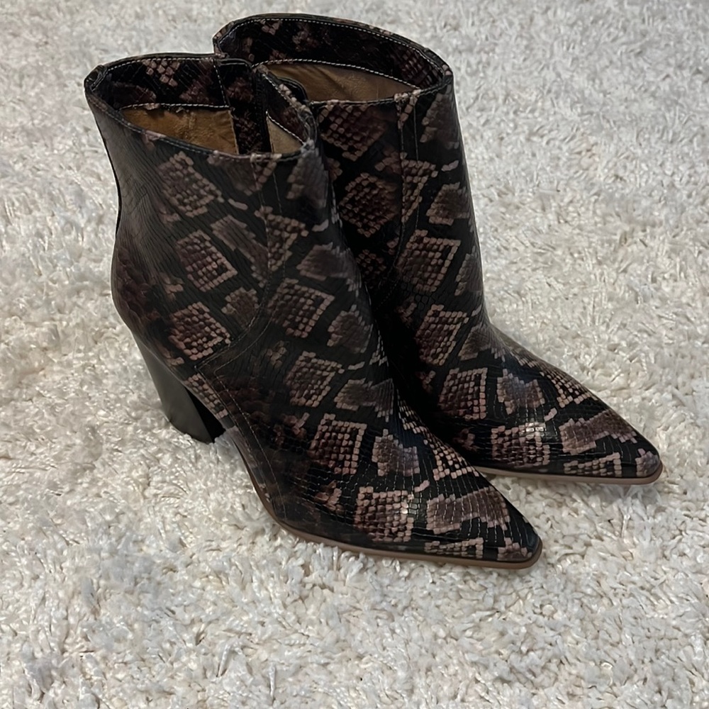 JLO Snakeskin Dorindah Bootie - Size 9.5 - New, Never Worn